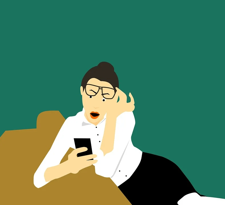 An illustration of a businesswoman on the sofa 